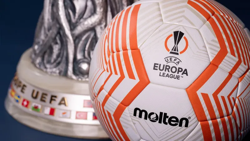 Freiburg ve Nottingham Forest fırtınası yarı finalde